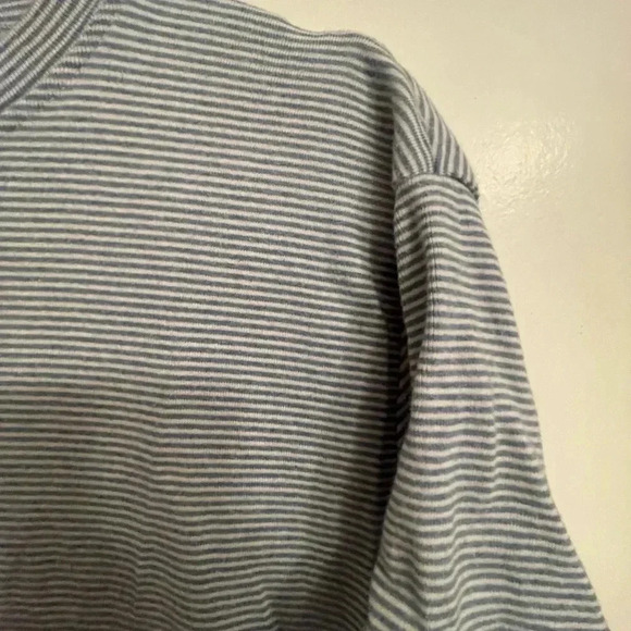 Brandy Melville blue and white striped baby tee EUC - Picture 4 of 4